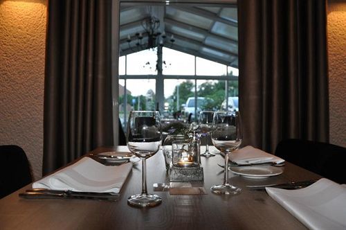Hotel Restaurant Twee Weert Exterior photo